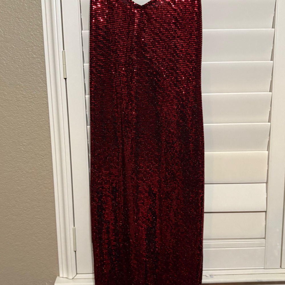 Elegant Red Sequin dress